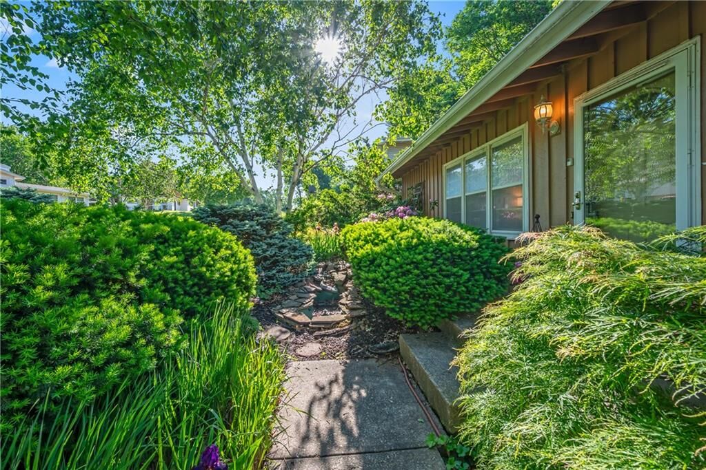Property Photo: 2101 NE 62nd Street MO 64118