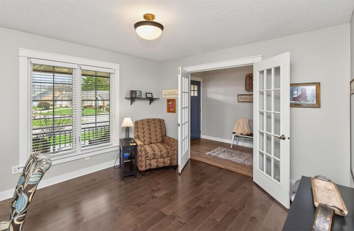 Property Photo:  8011 Sheridan Drive  IA 50322 