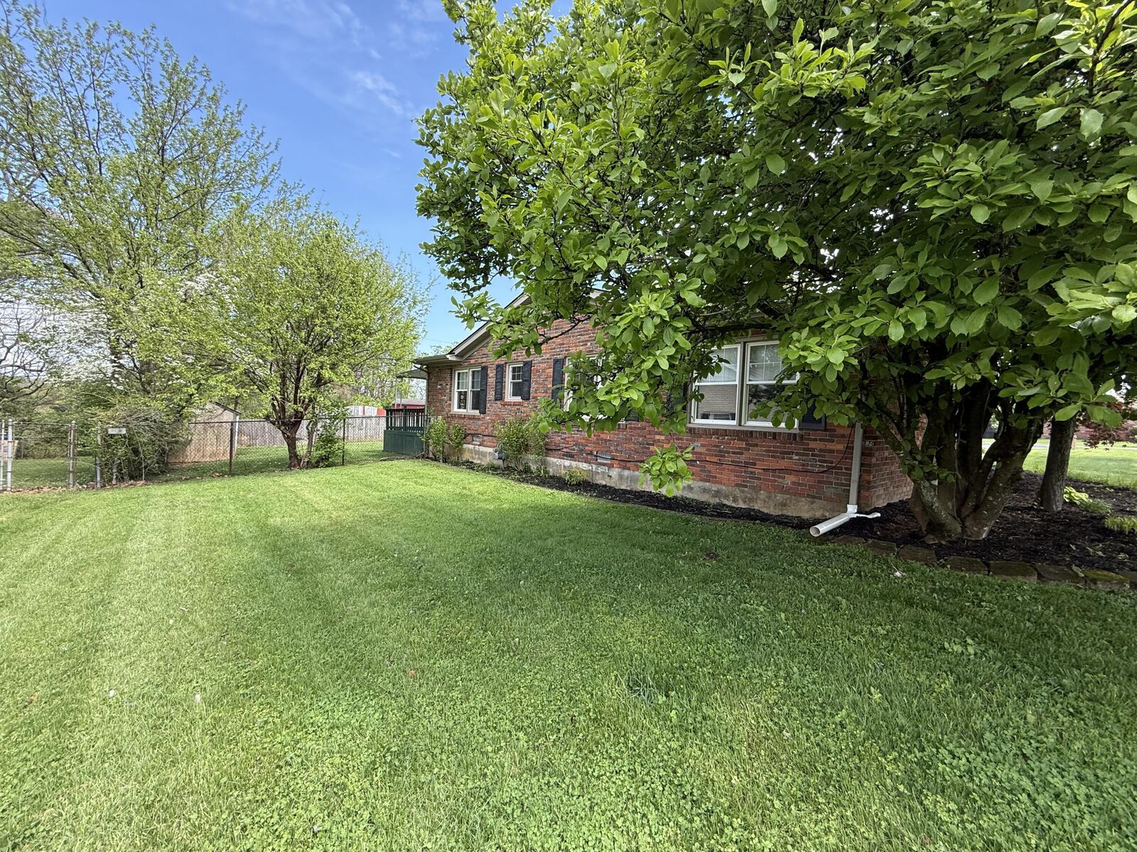 Property Photo:  900 Colonial Trace  KY 40601 