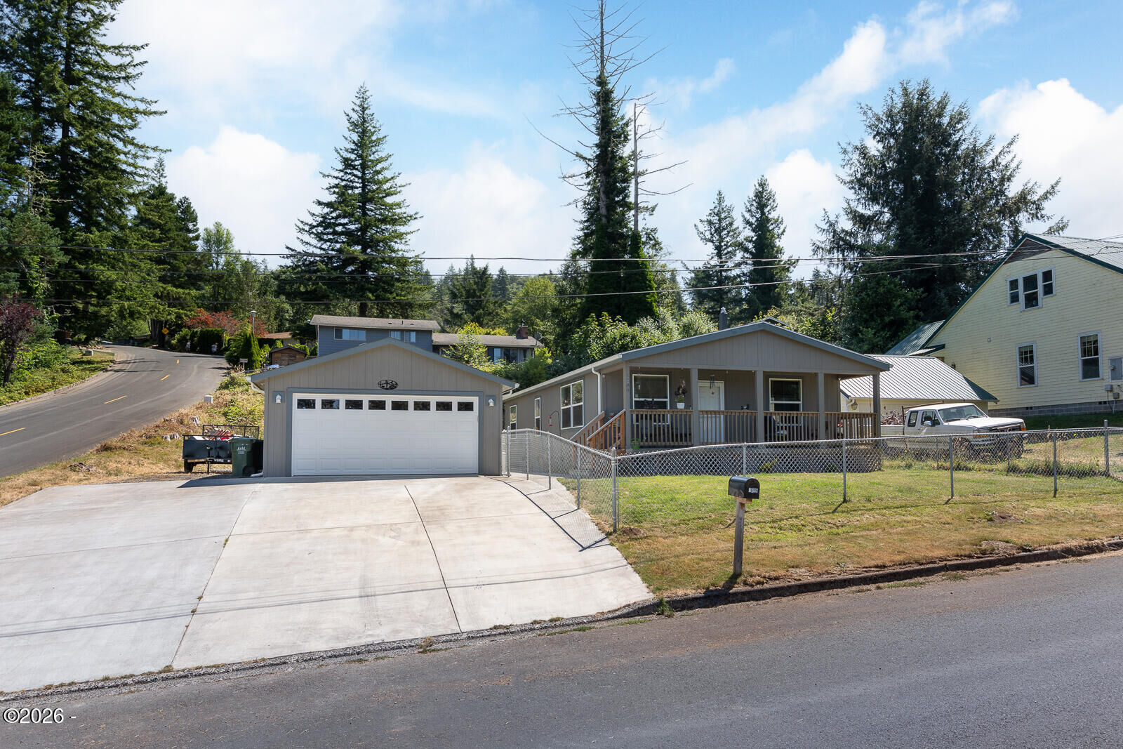 Property Photo:  1809 SE Alder Lane Drive  OR 97391 