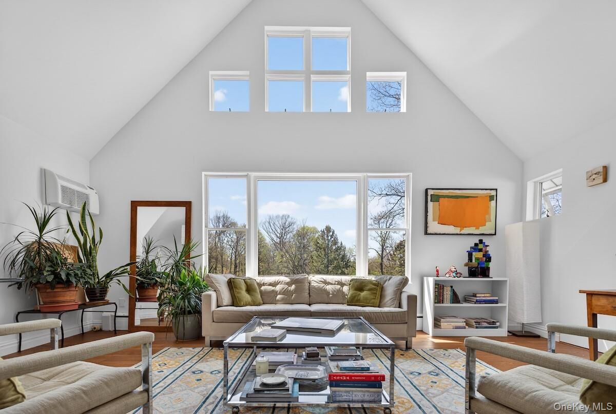 Property Photo:  38 Oliphant Avenue 6  NY 10522 