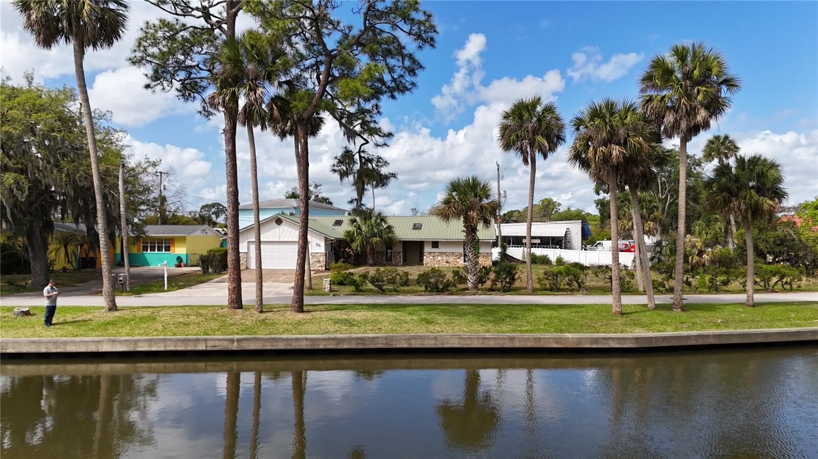 Property Photo:  96 E Bayshore Drive  FL 32127 