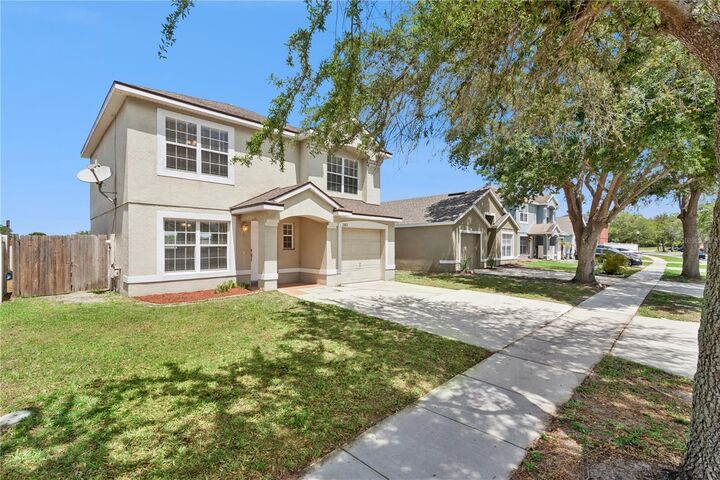 Property Photo:  1582 Carey Glen Circle  FL 32824 