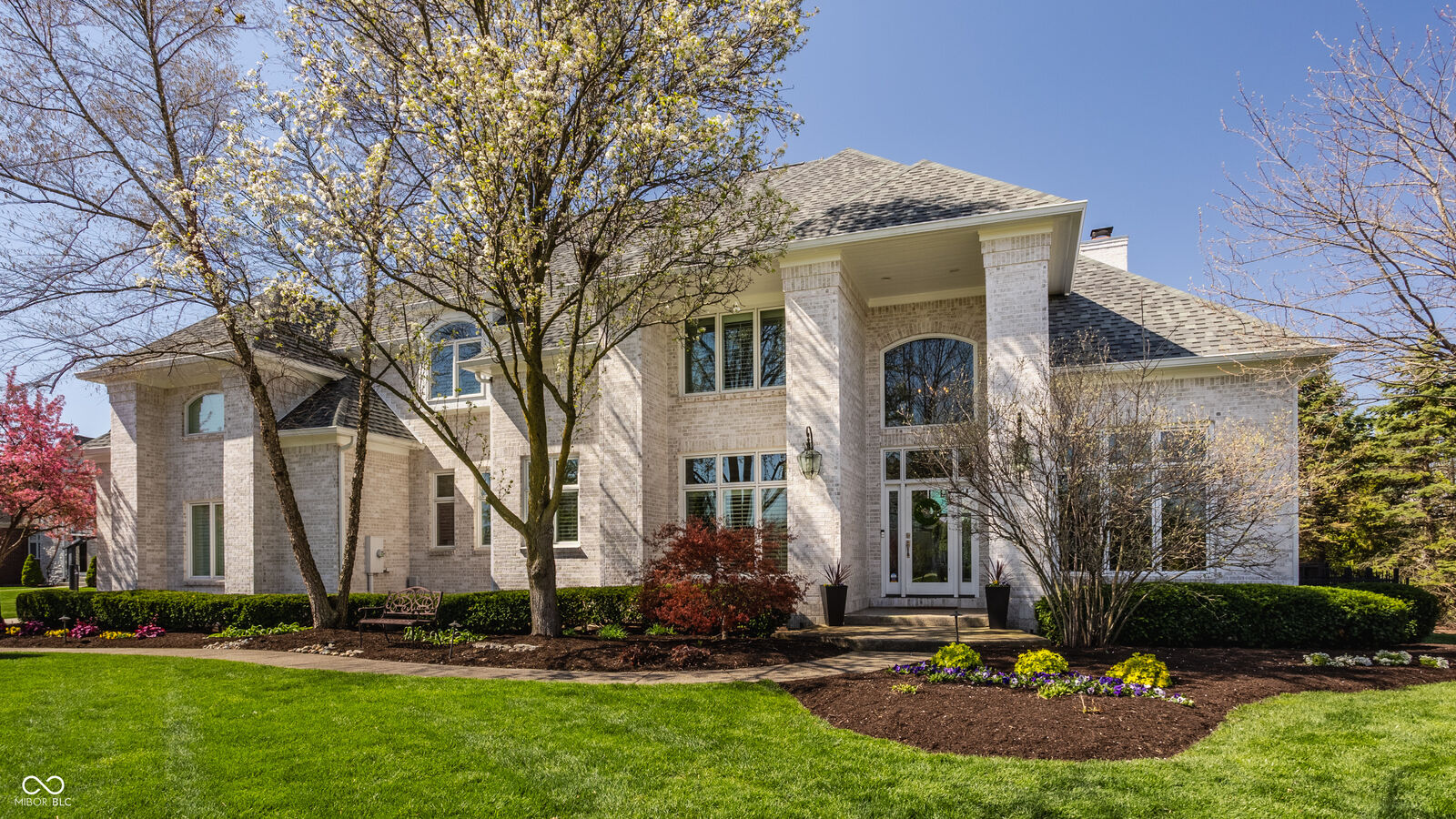 Property Photo:  2437 Londonberry Boulevard  IN 46032 