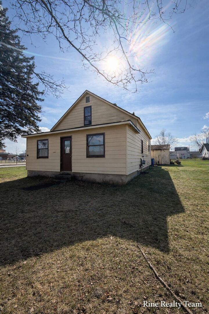 Property Photo:  1101 Manning Street  MI 49601 