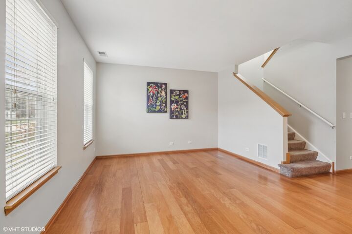 Property Photo:  2531 Congress Avenue 2531  IL 60503 