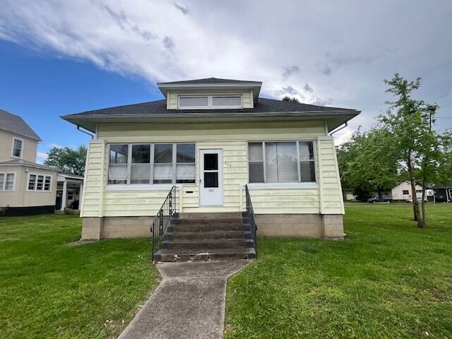 Property Photo:  409 E Everett Street  IL 62959 