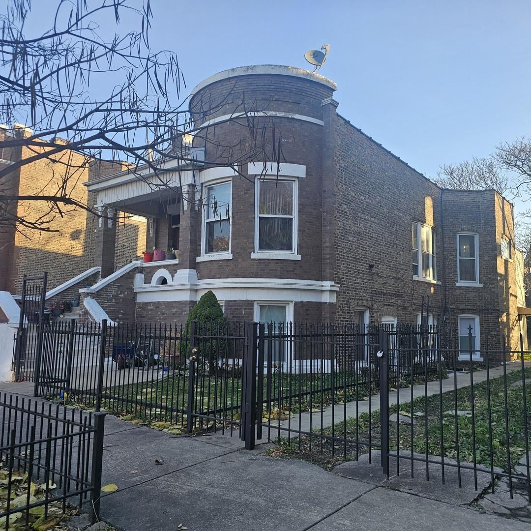 Property Photo:  1825 S Lawndale Avenue  IL 60623 