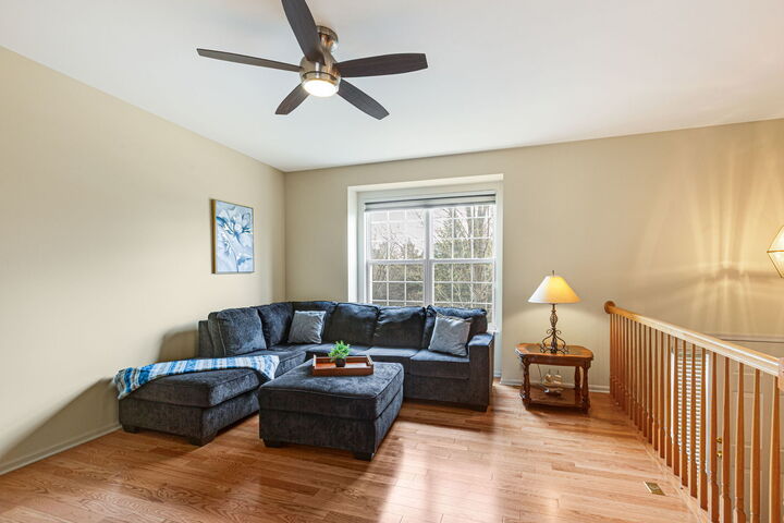 Property Photo:  674 Lambert Lane  IL 60103 