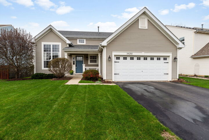 Property Photo:  34250 N Wineberry Lane  IL 60073 