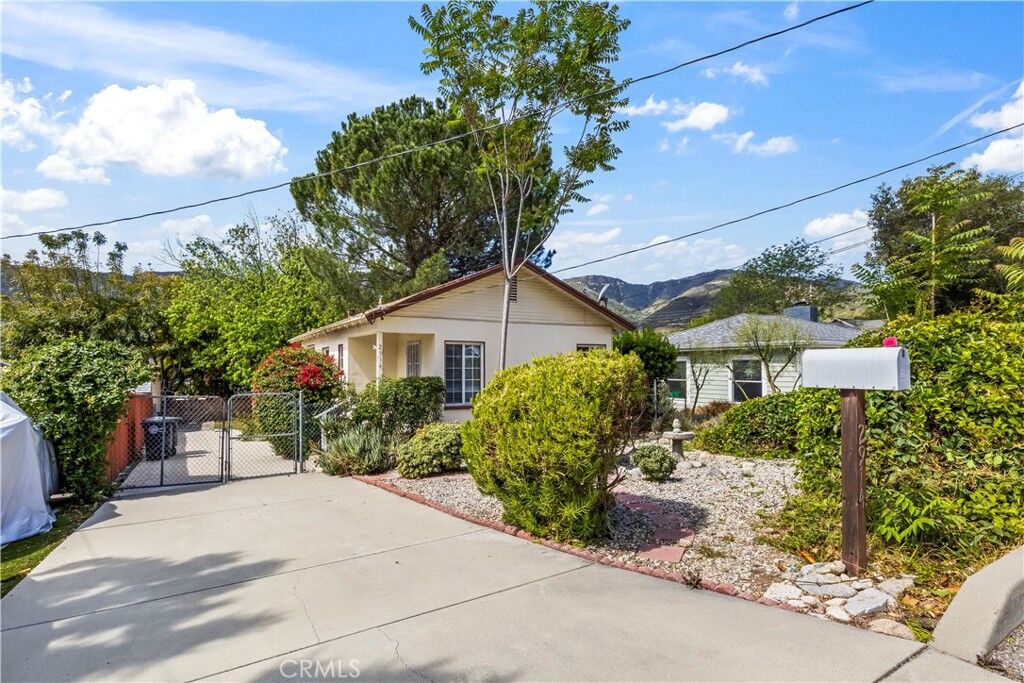 Property Photo:  2914 Piedmont Avenue  CA 91214 
