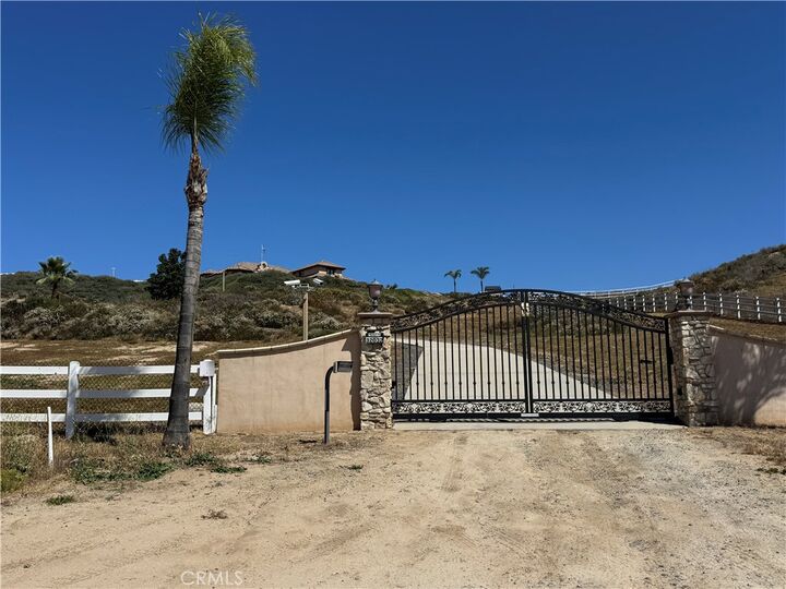 Property Photo: 32032 La Serena CA 92591