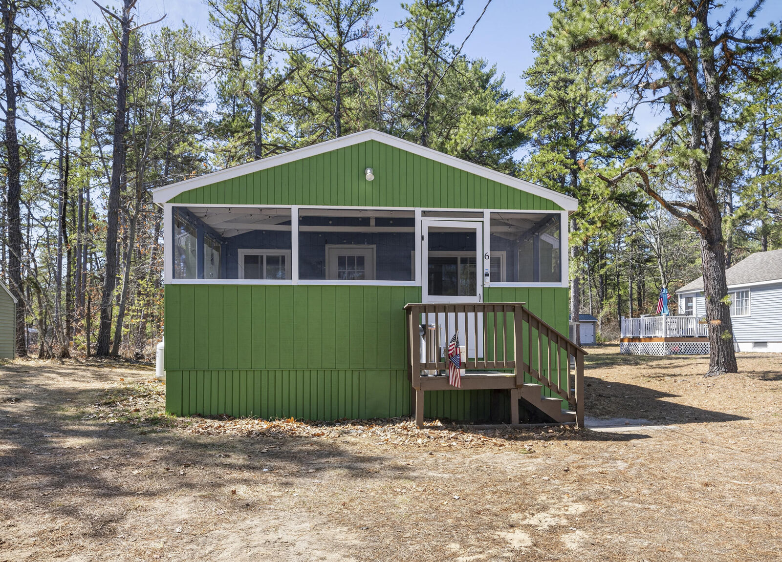 Property Photo:  6 Log Cabin Lane  ME 04087 