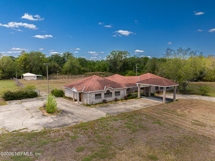 Property Photo:  22705 NE 134 Drive  FL 32083 