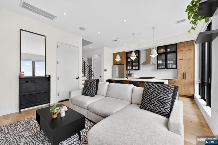 Property Photo:  339 Palisade Avenue 3  NJ 07307 