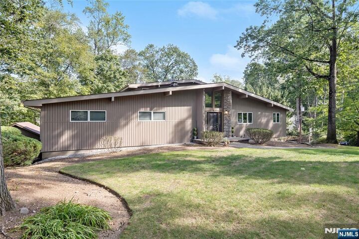 Property Photo:  727 Rolling Hill  NJ 07675 