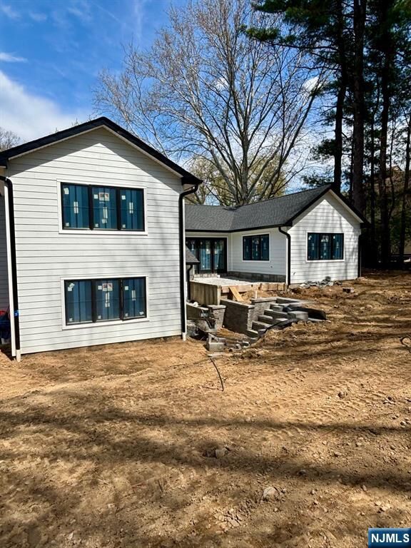 Property Photo:  15 Strawberry Hill Road  NJ 07642 