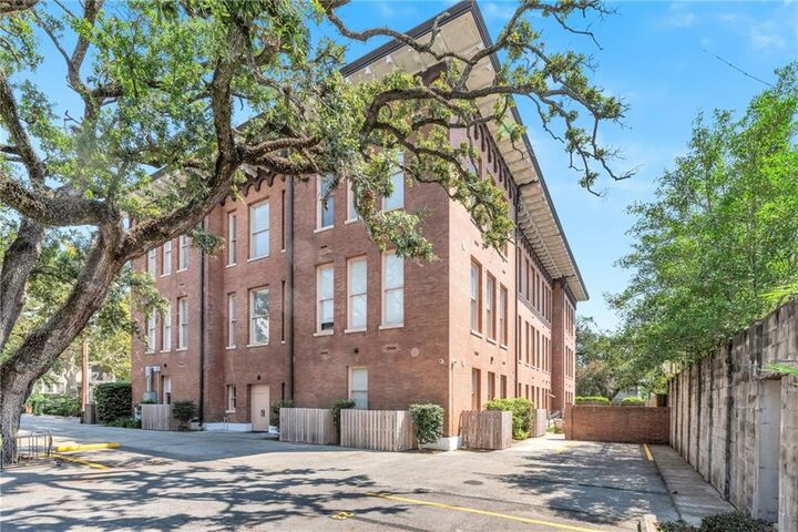 Property Photo: 3601 Camp Street 103 LA 70115