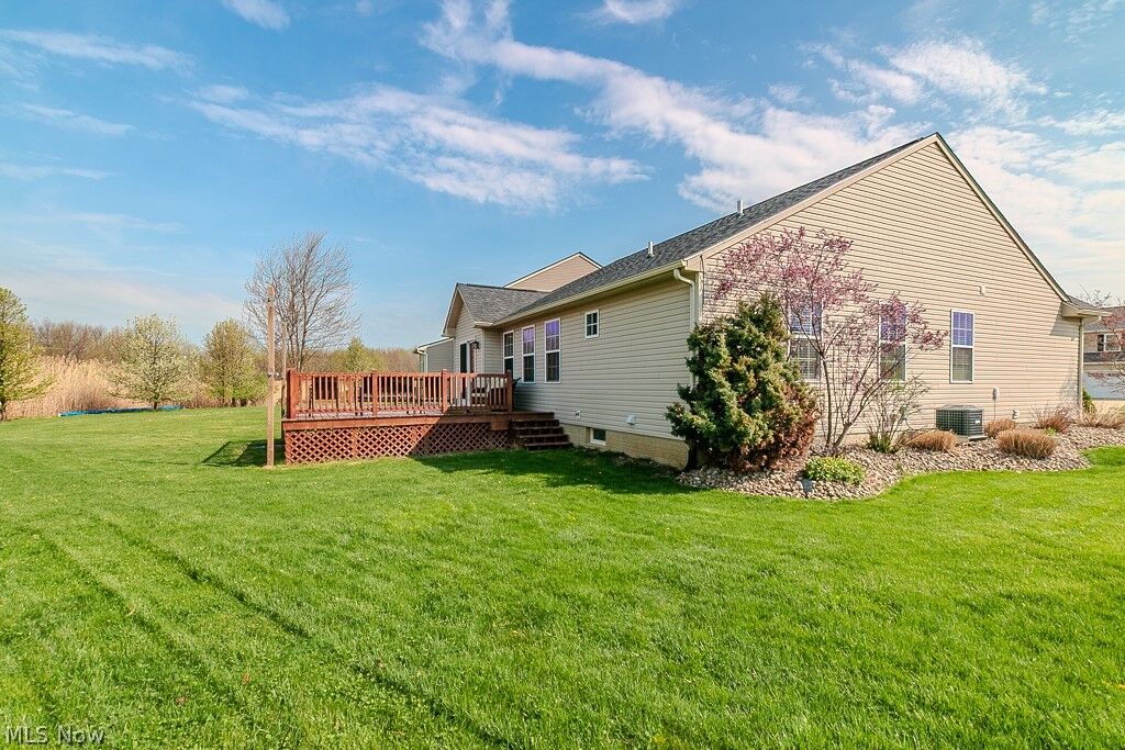 Property Photo:  1731 Poplar Lane  OH 44077 