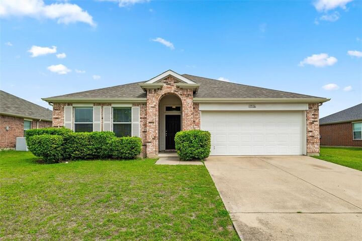 Property Photo:  1516 Shady Shores Drive  TX 75154 