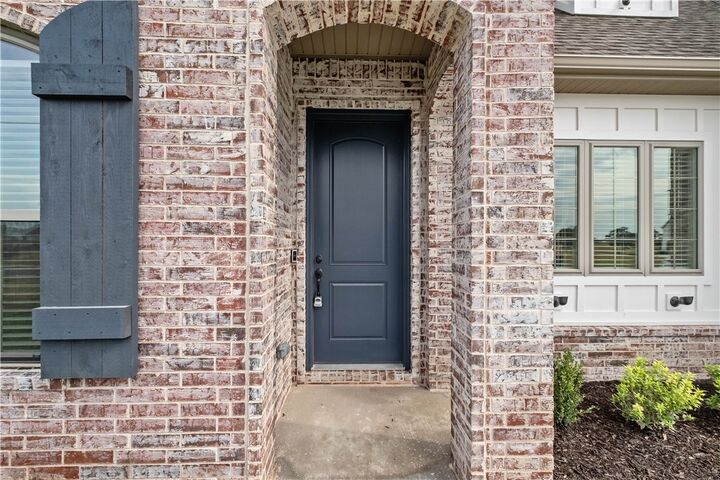 Property Photo: 6492 Align Avenue AR 72762