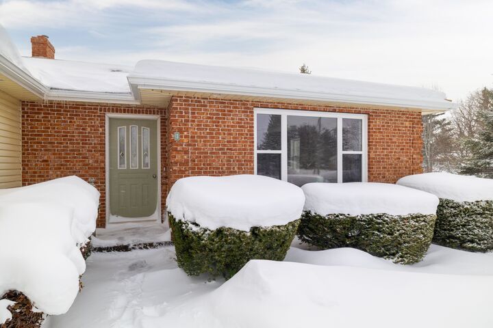 Property Photo:  4 Cudmore Lane  PE C1E 2P8 
