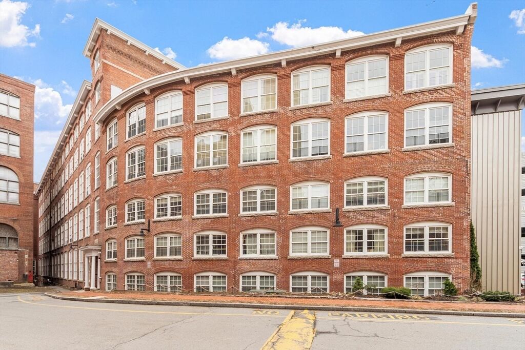 Property Photo:  256-C Market St 3203  MA 01852 