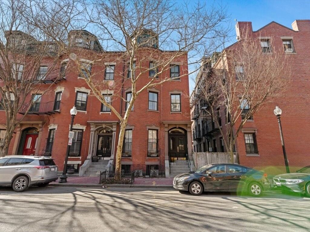 Property Photo:  499 Shawmut Ave 4  MA 02118 