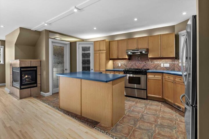 Property Photo:  415 28 Avenue NW  AB T2M 2K7 