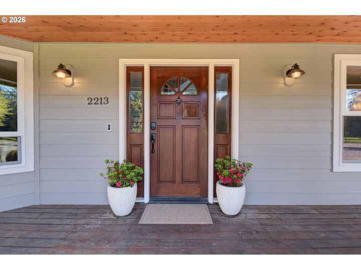 Property Photo:  2213 SE 2nd Ave  WA 98604 