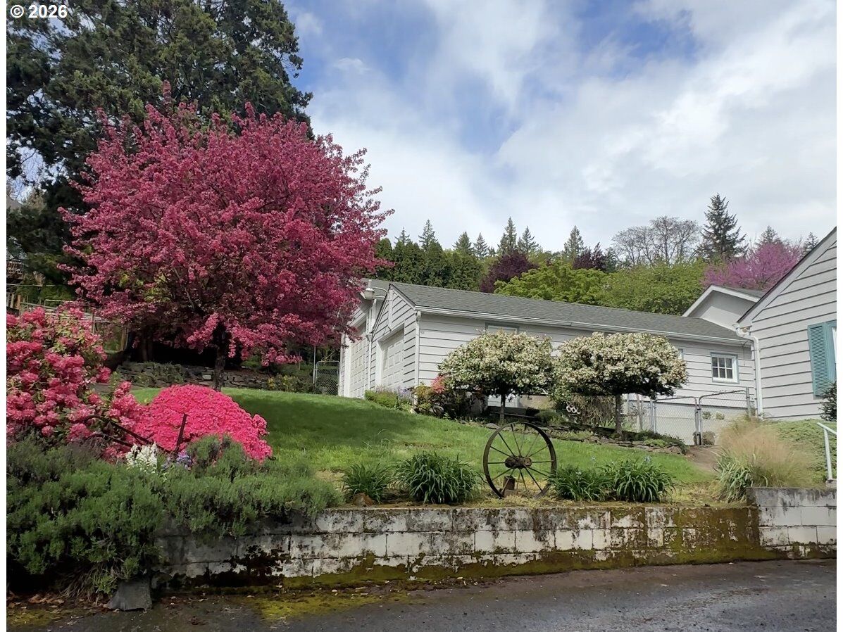 Property Photo:  373 N Shepherd Rd  WA 98671 