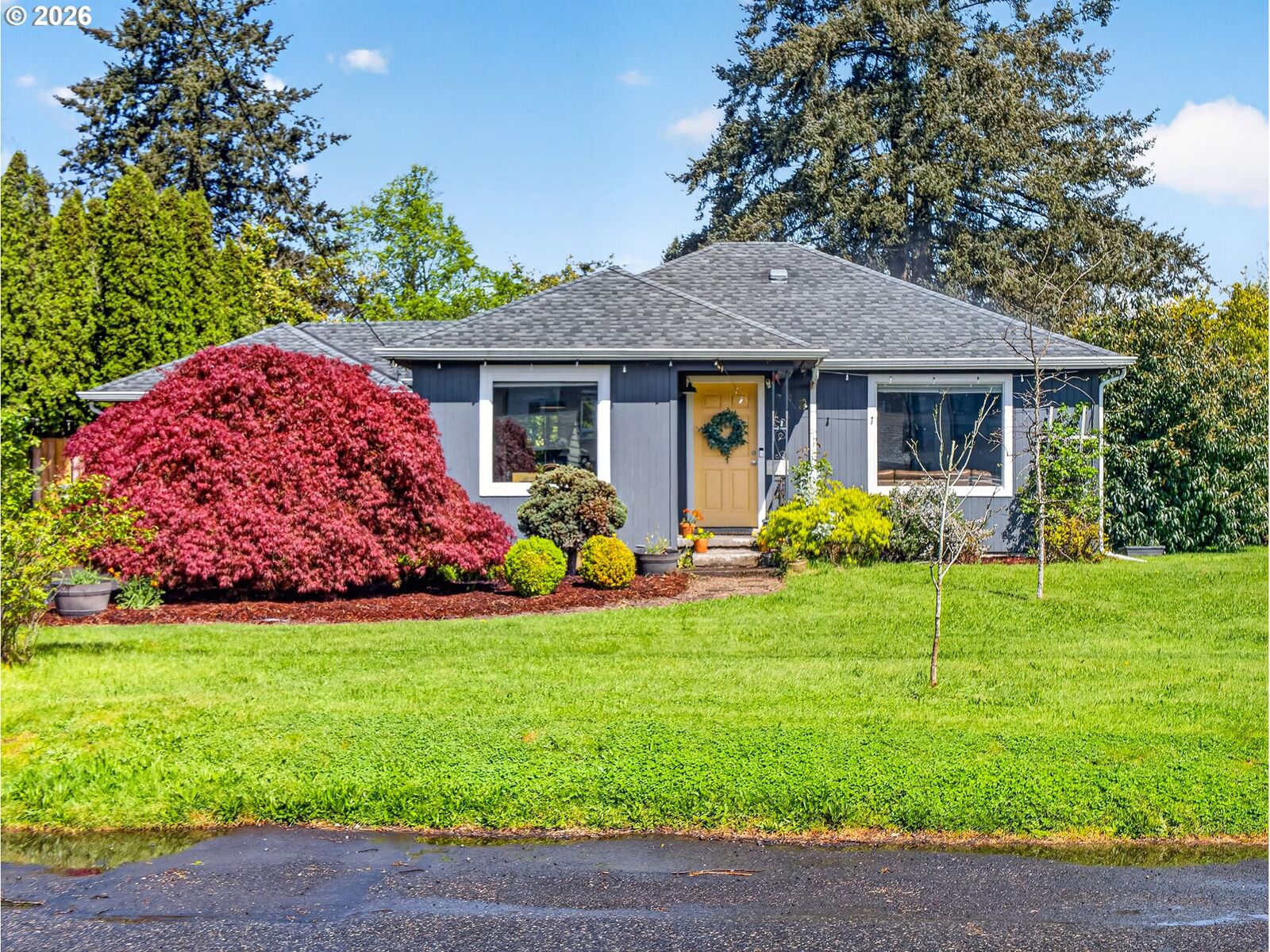 Property Photo:  12507 SE Kelly St  OR 97236 