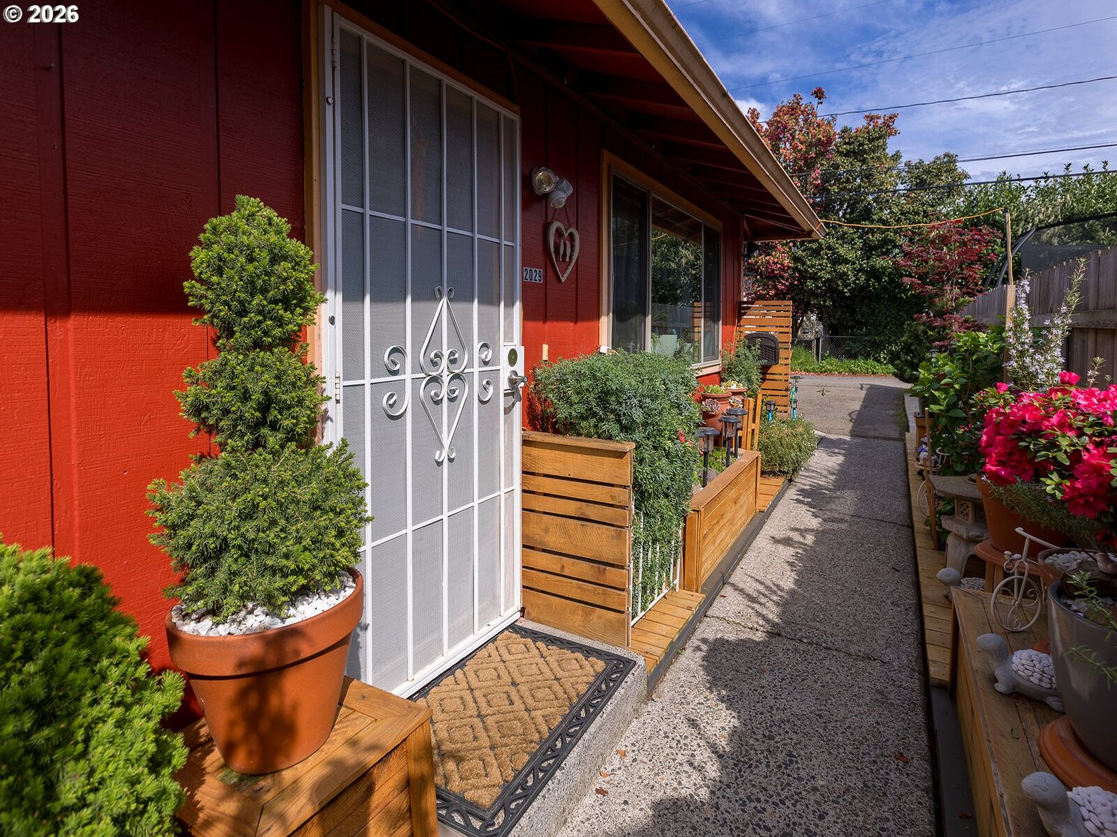 Property Photo:  2027 Thompson Ave  WA 98660 