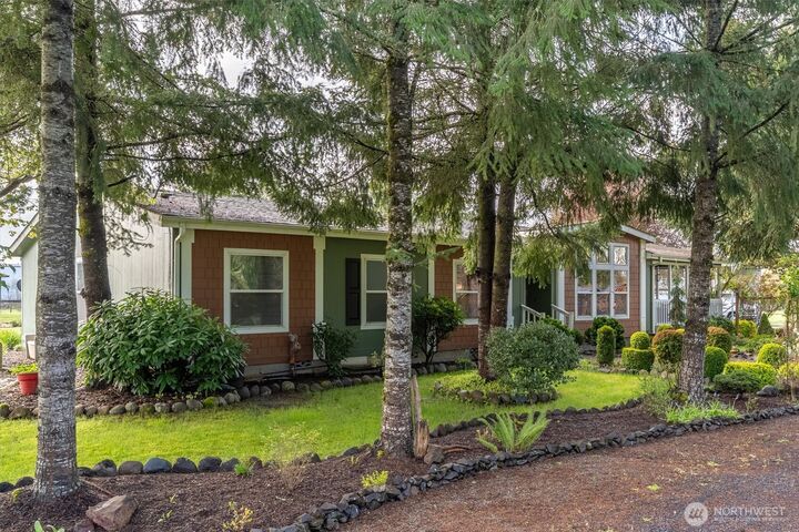 Property Photo:  138  Twin Peaks Road  WA 98591 