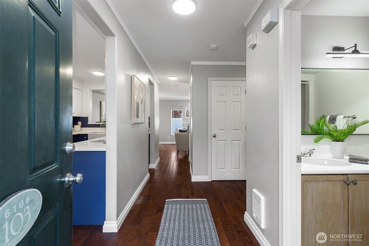 Property Photo:  6106  202nd Street SW 103  WA 98036 