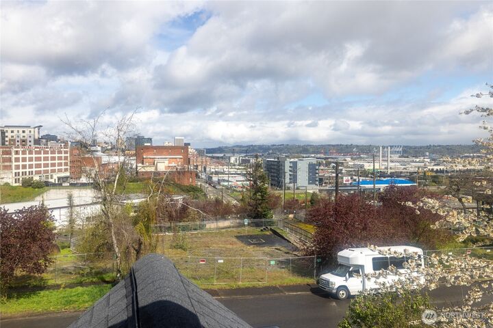 Property Photo:  310 S 28th Street  WA 98402 