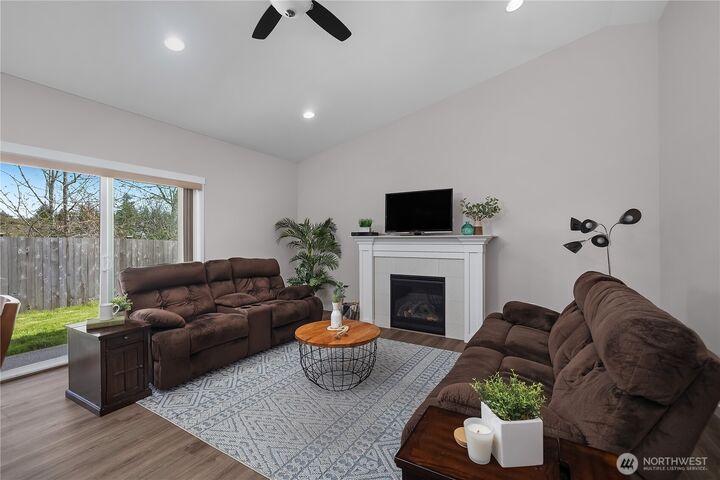 Property Photo:  903  Cody Street SE  WA 98576 