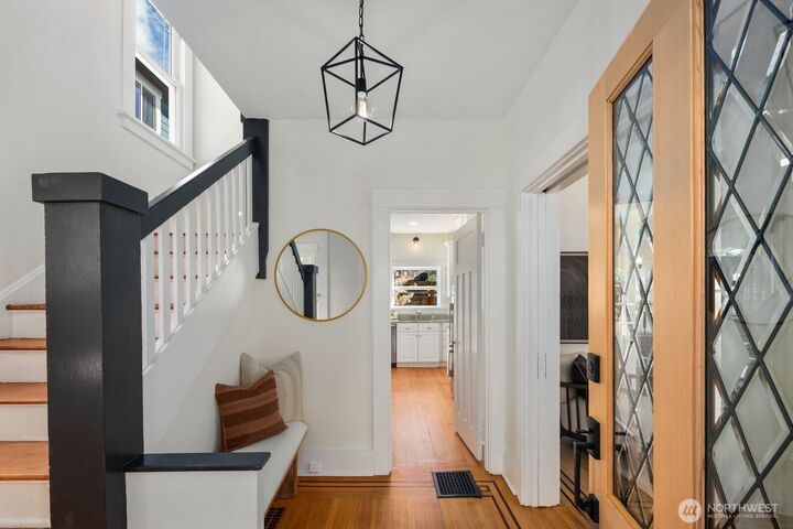 Property Photo:  2556  10th Avenue W  WA 98119 