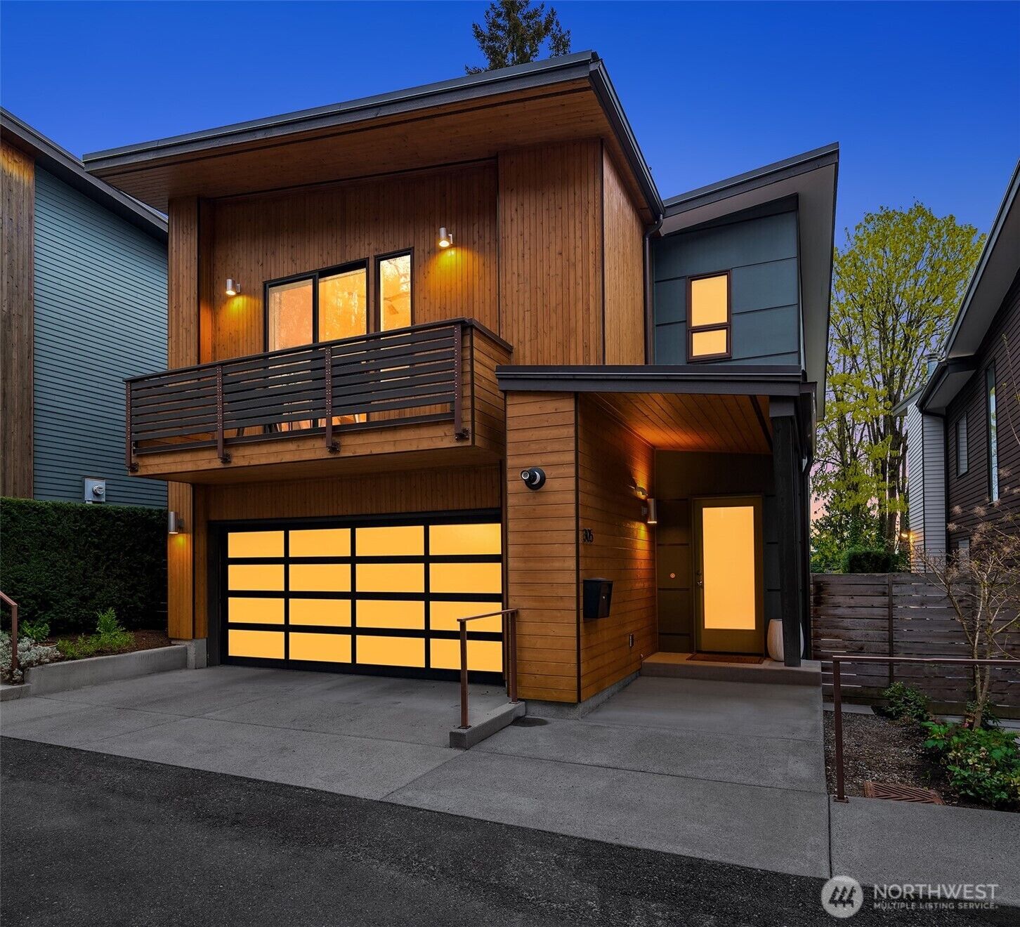 Property Photo:  305  24th Avenue E  WA 98112 