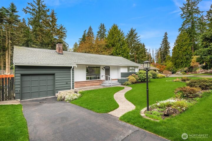 Property Photo:  533 N 185th Place  WA 98133 