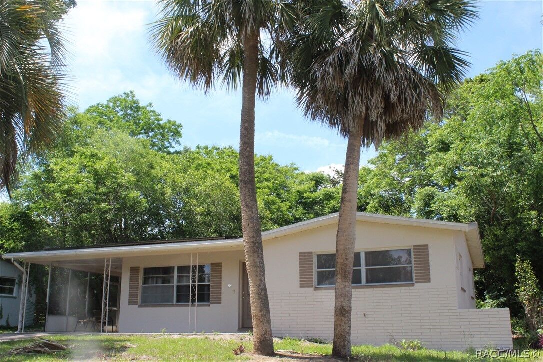 Property Photo:  20 S Osceola Street  FL 34465 