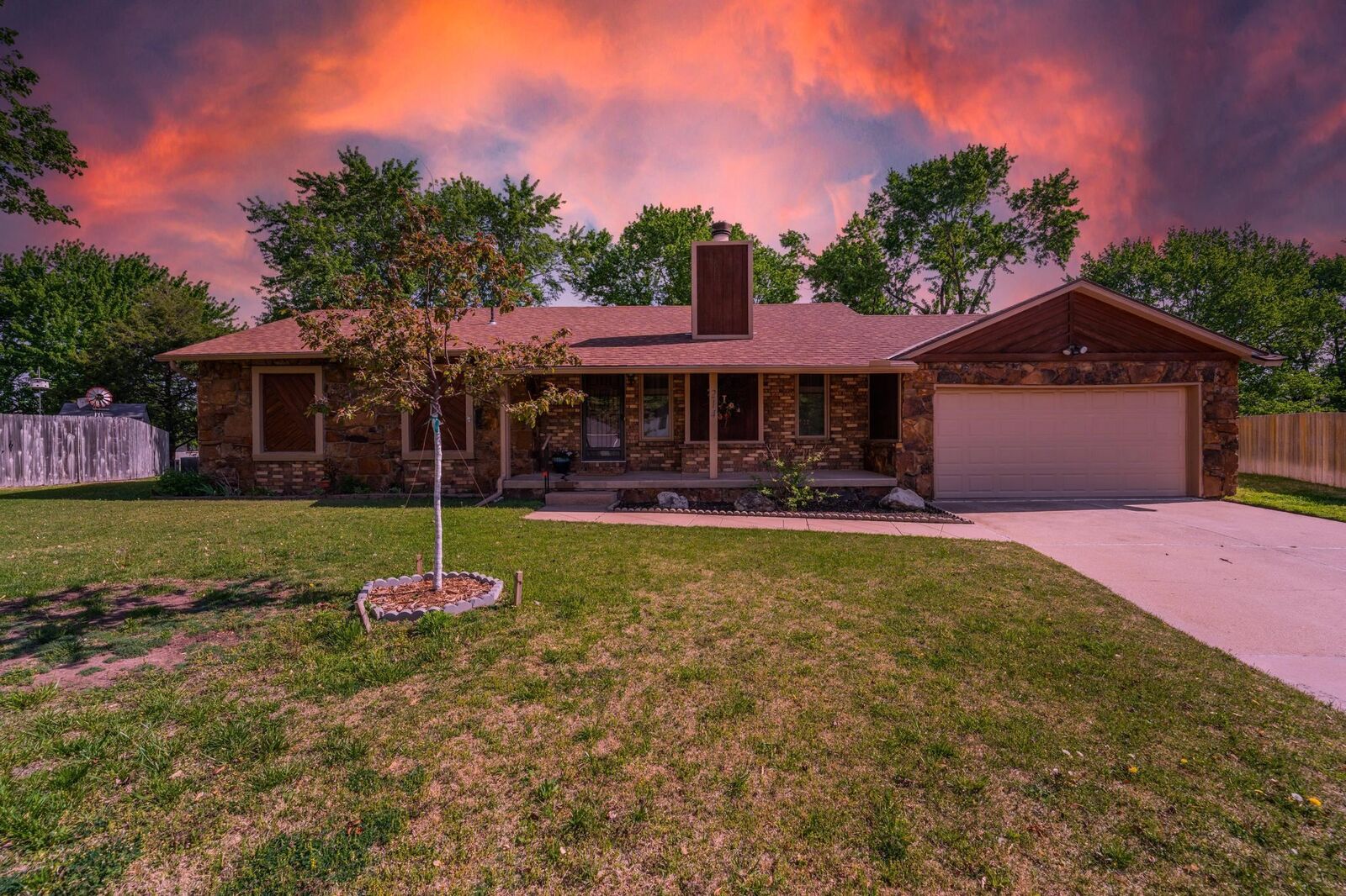 Property Photo:  214 N Vantage View  KS 67212 