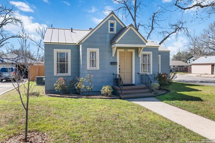 Property Photo:  803 Bismark St  TX 78155 