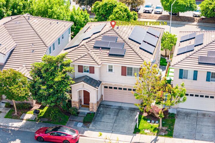 Property Photo:  34306 Torrey Pine Ln  CA 94587 