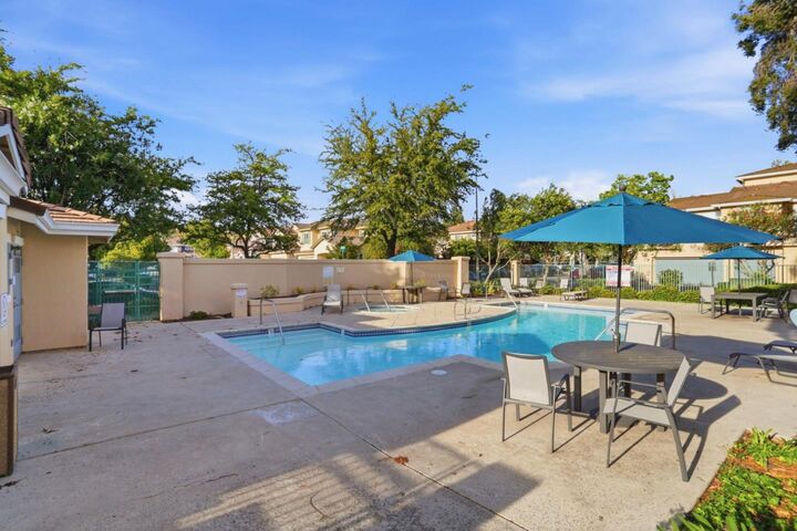 Property Photo:  558 Manhattan Place  CA 95136 