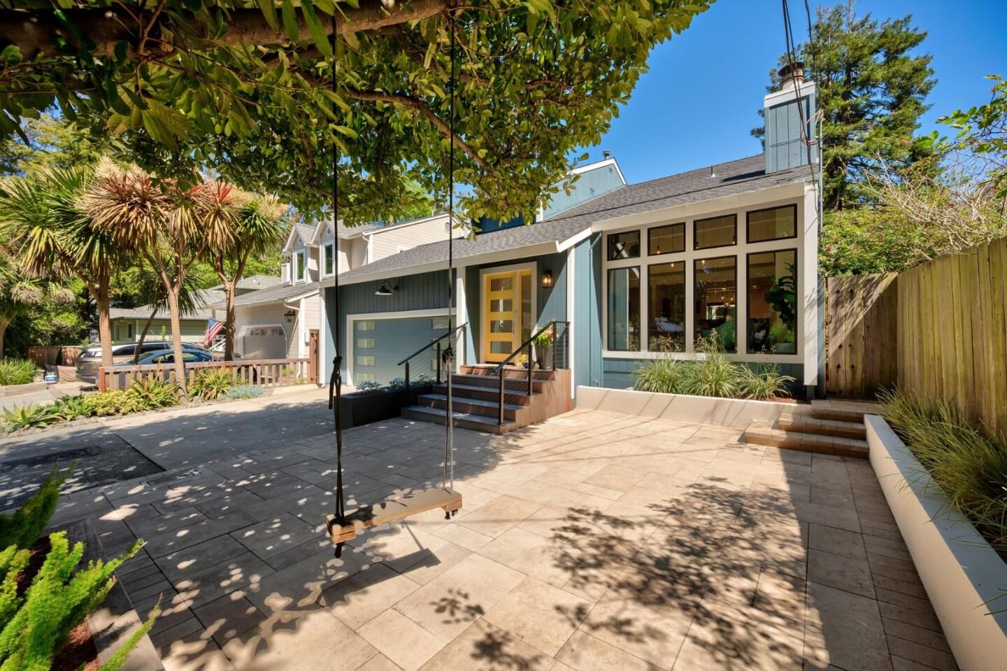 Property Photo:  215 Nataqua Avenue  CA 94044 