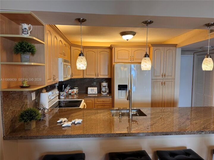 Property Photo:  3725 S Ocean Dr 421  FL 33019 