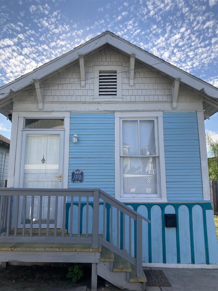 Property Photo:  1312- 26th Street Rear  TX 77550 