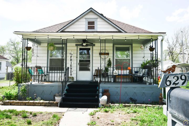 Property Photo:  629 NE Twiss Ave  KS 66616 