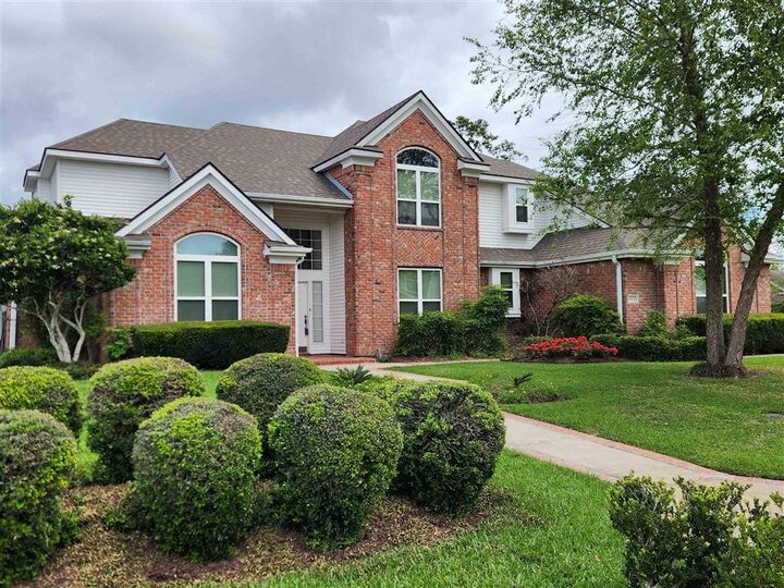 Property Photo: 4215 W Jevon Lane W LA 70605